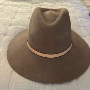 Suede Hat | Size M